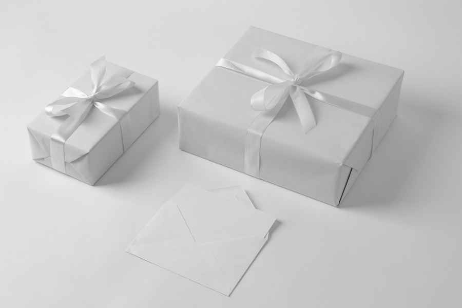 Free Gift Box Psd Mockup 3